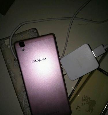 OPPOR7的电量颜色调节功能的个性化体验（将电量颜色变成你的主题，OPPOR7让你自定义手机界面）-第2张图片-数码深度