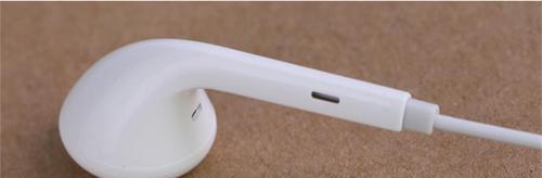 OPPOR9自带耳机的性能评测（OPPOR9自带耳机音质、舒适度和功能如何？）-第1张图片-数码深度