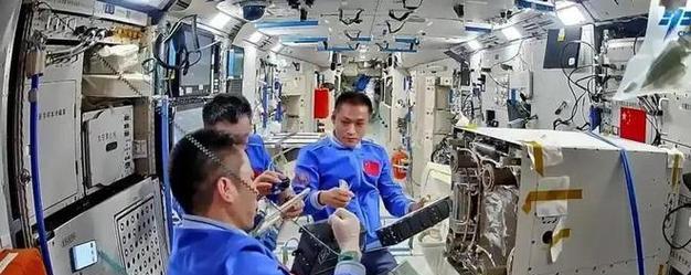 成为宇航员的路——探索星辰大海的梦想之旅（追求卓越，登上太空的关键秘诀）-第3张图片-数码深度