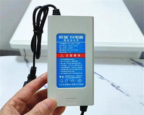 如何正确激活酷派8702d手机电池（掌握正确的激活方法，延长电池使用寿命）-第1张图片-数码深度
